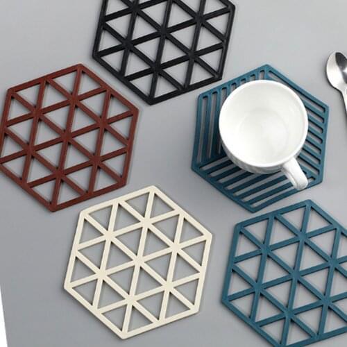 Hollow solid color tea coaster Nordic style household goods high temperature resistant silicone heat insulation pad non-slip hea
