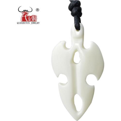 GX052 Hot Sale Primitive tribes jewelry hand-carved axe Choker New Zealand Maori yak bone necklaces woman pendant for gift