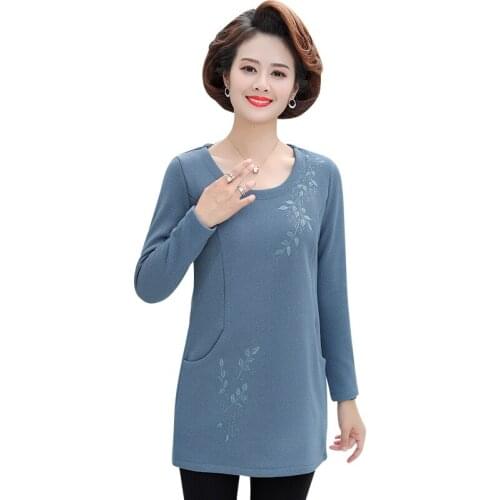 O-neck Pullovers Women Warm Velvet Long Sleeve Embroidery T-Shirts Double Pocket Winter Bottom Shirt Mother Thick Tee Tops