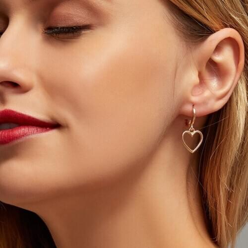 European and American Popular Earrings Simple Hollow Heart Earrings Classic Design Ear Accessory Jewelry Drop Earring