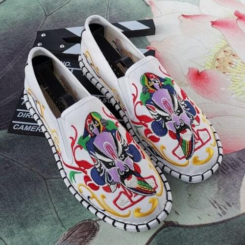Traditional Opera Embroidered Shoes Men Loafers Myth Pattern Embroidery Men Casual Shoes Flat Canvas Loafer Men mocasines hombre