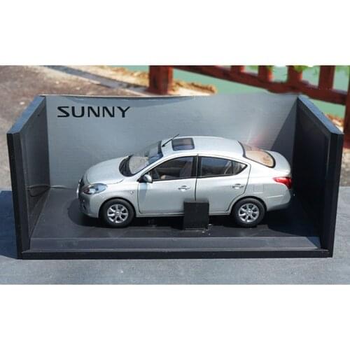 Diecast 1/18Scale Nissan Sunny Alloy Model Car Static High Simulation Metal Model Collectibles Decoration Gifts Hot Toys