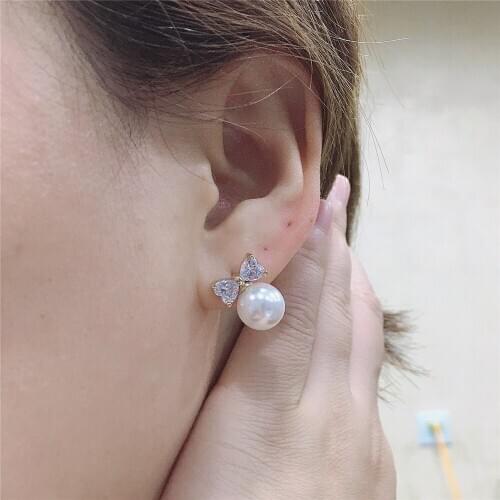 Gorgeous Gold Color Plating Heart Zircon Decorated with Perfect Round Pearl Stud Earrings For Women Girl Elegant Party Jewellery