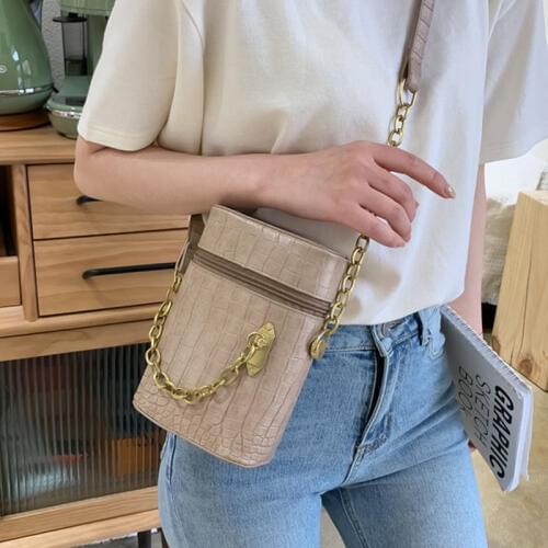 Women Crossbody Bag PU Chain Crossbody Bag Mini Cylindrical Chain Clutch Shoulder Bag Fashion Cute Ladies Shoulder Bag