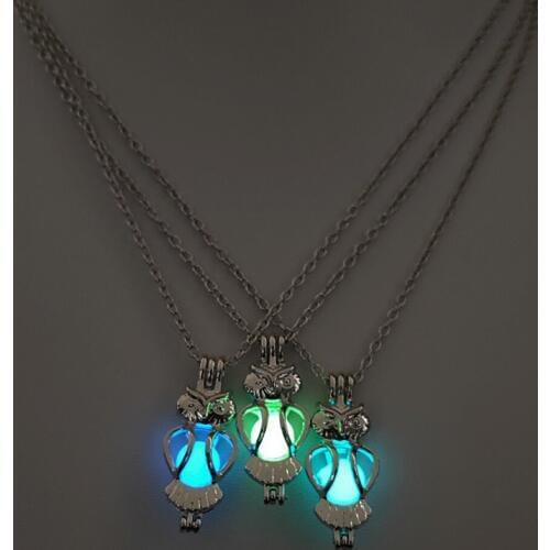 Vintage Jewelry with Silver Color Owl Shaped Glow in the Dark Necklace Luminous Stone Locket Pendant Necklace for Unisexx Gift