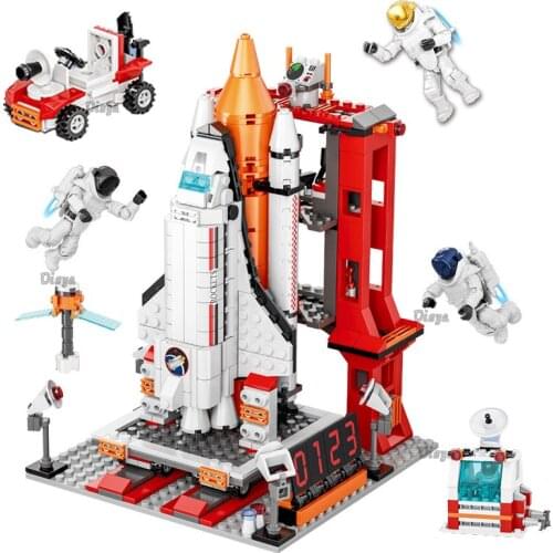 The new military space shuttle launch center boy assembled small building blocks rocket toy model