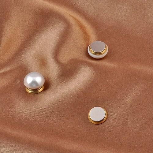 2021 Metal Strong Magnetic Pearl Brooch Pin Opal Magnet Brooches Collar Scarf Buckle Clothing Accessories