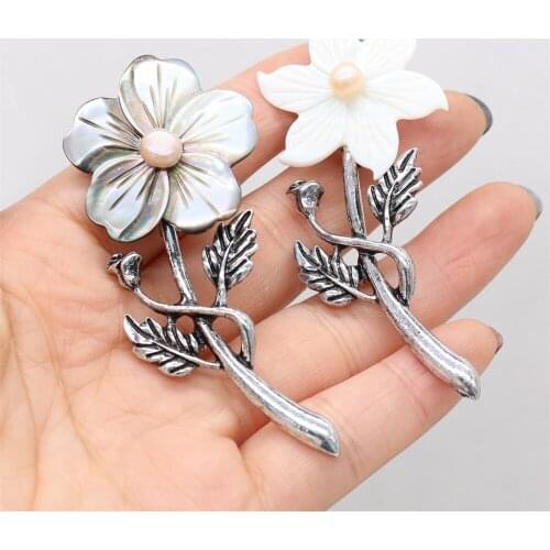 High Quality Natural Shell Pearl Brooch Pendant Flower Beautiful and Elegant Plant Shape 30x70mm Fashion Accessories Add Charm