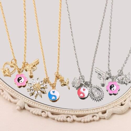 Caraquet Pistol Yin Yang Butterfly Flower Letter Small Pendant Necklaces for Women Fashion Gold Silver Sweet Cute Choker Jewelry