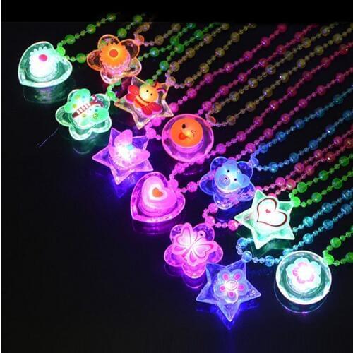 Night Novelty Flash Night Pendant Necklace LED Flash Cartoon Light Childrens Party Toys for Kids Play Glow In The Dark Toys E