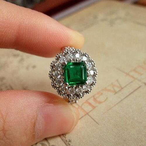 Engagement Ring Jewelry For Women Colombia Solid 18K White Gold 1.1ctw Moissanite Square Green Emerald Halo Ring