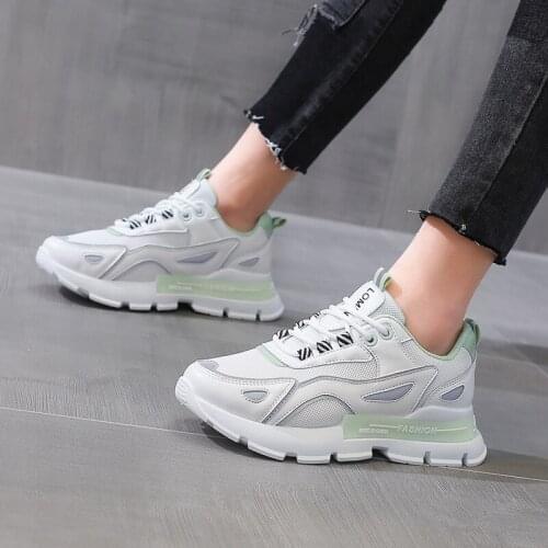 New fashion breathable mesh thick bottom non-slip casual sports womens shoes student shoes old shoes net red womens shoes