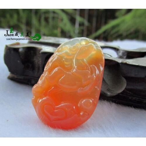 The best natural ice color chalcedony twelve zodiac Horse Pendant horse lucky jade pendant pendant jade genuine promotion