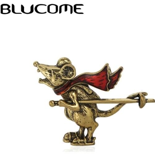 Blucome Enamel Mouse Scarf With Crutch shape Brooch Corsage Gold Color Retro Animal Brooches New Years Gifts Bag Decoration Pin