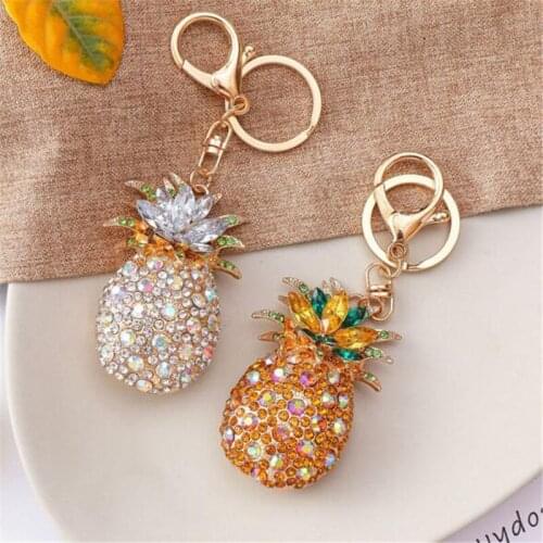 Fashion Female Crystal Pineapple Car Keychain for Women Rhinestone Fruit Keyring Gold Color Chains Circle Key Chain Jewelry