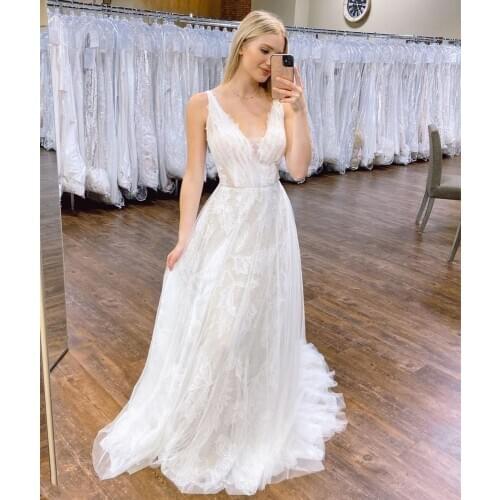 2020 v-neck wedding dress lace floor length boho sleeveless charming bridal gowns lace special Court Train brides bohemian