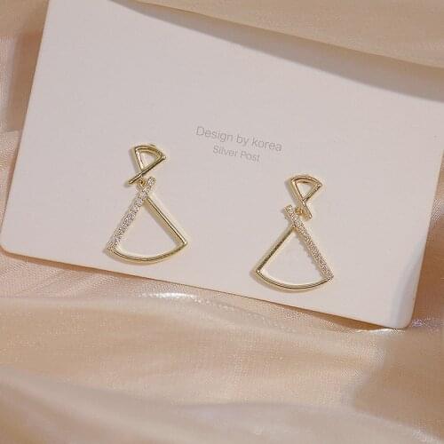 Simple New Arrive Micro Inlaid CZ Geometric Women Earring AAA Zirconia Elegant Stud Earrings Brincos Bijoux Accessories Pendent