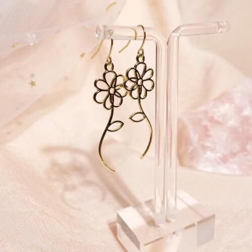 Dainty flower dangles Earring,Flower Earring, Simple Earrings,Minimalist Boho Style