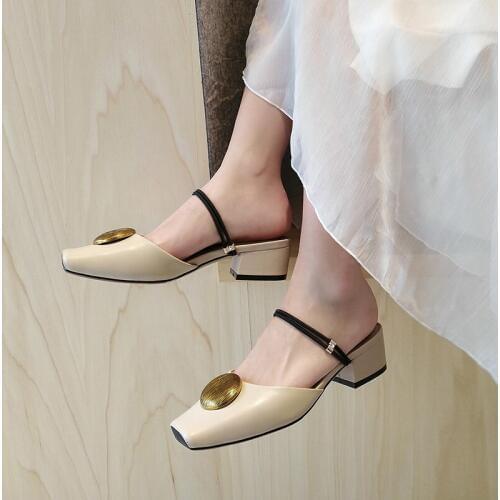 Summer fashion two wear Baotou slippers women wear metal round buckle half drag Muller thick heel sandals tide Z556