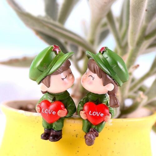 Soldier Lovers Heart Figurines Wedding Doll Ornament Miniatures Couple DIY Cake Decor Dollhouse Home Decoration Mini Craft
