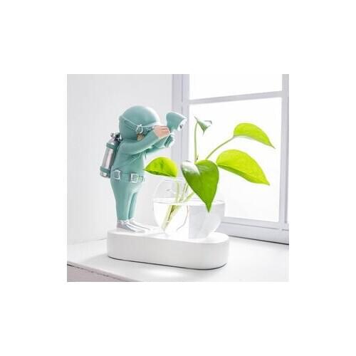 CREATIVE GLASS VASE RESIN ASTRONAUT DIVER ORNAMENTS FLOWER VASES HYDROPONICS DESKTOP DECOR FLOWERS LED LIGHT PLUGGABLE BATTERY