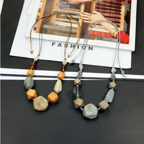 New Arrival Spring Fashion Woman Necklace Geometric Wood Resin Beads Pendant Necklaces Snake Chain Accessories Jewelry