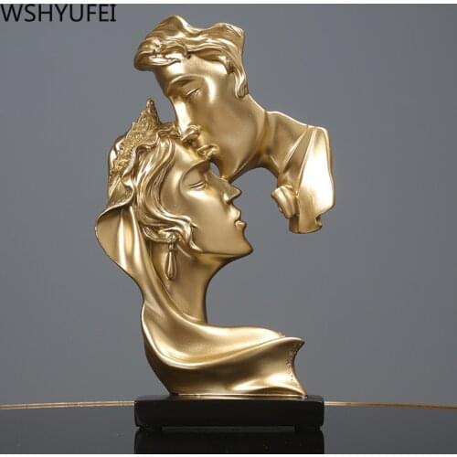 Lovers Kissing Resin Statue Desk Ornament Home Decor Wine Cabinet Crafts Entrance Living Room Decorations Gifts Wedding Gifts