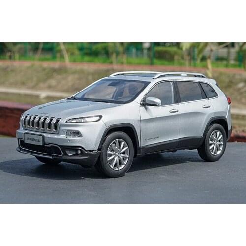 Original factory authentic 1:18 Jee p Cherokee SUV diecast silver car model with small gift