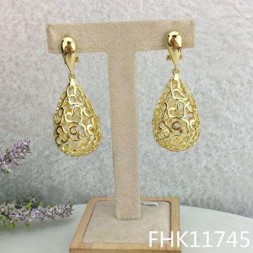 Yuminglai Jewelry Accessories Classical Trendy Hollow Superior Fashion Dubai Quality Earrings for Women FHK11745