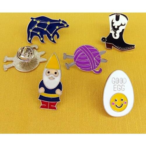 Cute Cartoon Egg Santa Claus Brooch Yarn Ball Boots Big Bear Brooches Metal Badge Shirt For Women Girl Christmas New Year Gift