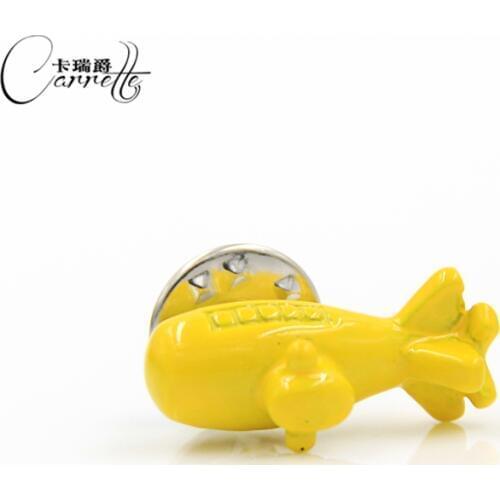 New Submarine Brooch Mens Jacket Jacket Yellow Shape Brooch Buckle KLJ1373