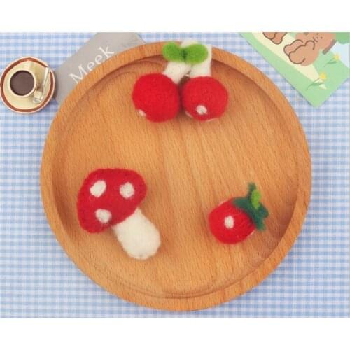 Lolita Cute Soft Wool Felt Strawberry Mushroon Christmas Brooch Pin for Girls Jewelry Accessories D169