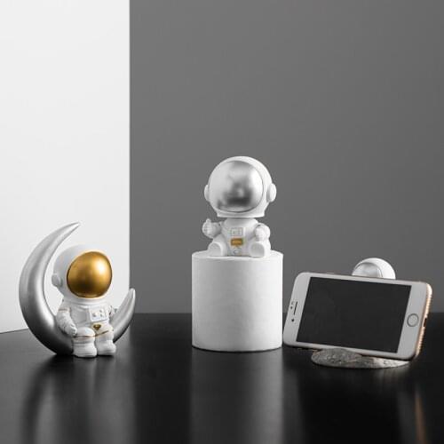 Nordic Creative Astronaut Resin Accessories Home Livingroom Desktop Sculpture Ornaments Art Childrens Room Figurines Crafts