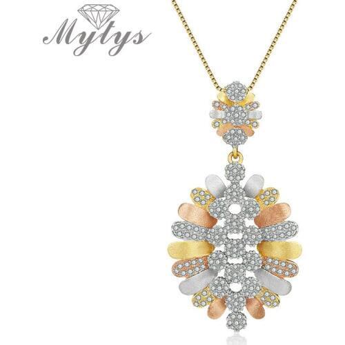 Mytys Three Tone Gold Necklace Box Chain Creative Flower Pendant Necklace Tricolor Sandblasting Brass AAA Level Zircon CN418