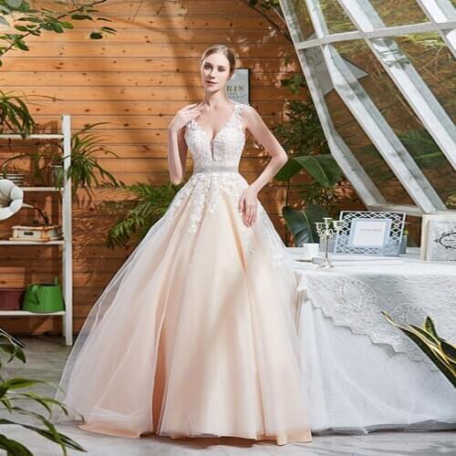 New Collection Nude Ball Gown Prom Dresses Long Lace Appliques Crystals V Neck Tulle Formal Evening Party Dress Backless