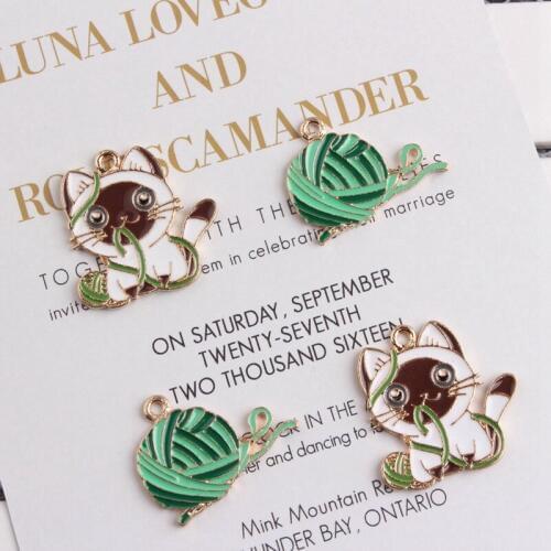 50PCS Cute Playing Wool Ball White Cat Green Pendant Charms Enamel DIY Accessories For Handmade Bracelet Necklace Key Chains