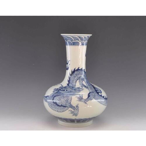 Antique style porcelain dragon vase with Qing KangXi Mark for collection
