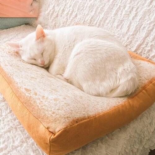 MC Star Pet Sleeping Mat Fun Simulation Bread Sofa Cushion Funny Toast Sliced Bread Bed Crystal Velvet Large Size Pet Pad
