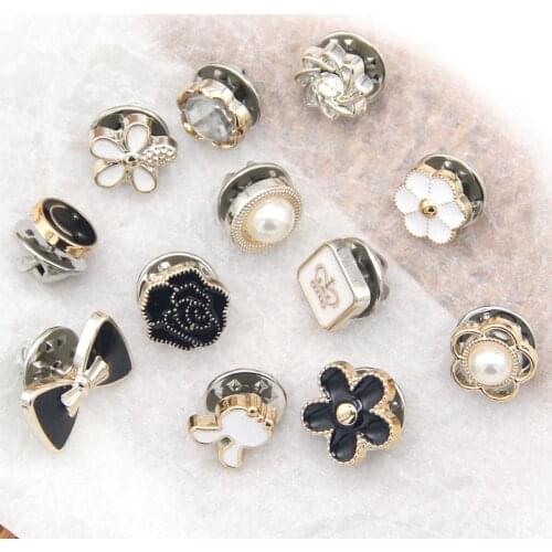 Brooch Pins Pearl Fashion Metal Buttons For Women Clothing Shirt Dress Female Fixed Clothes Badge Buckle Accessories Wholesale
