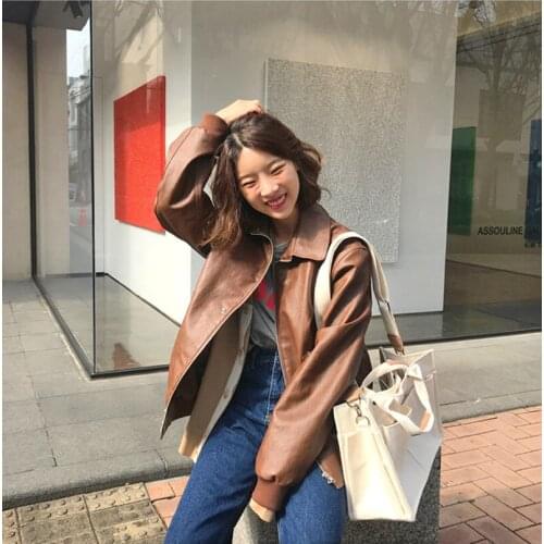 Holding a womens bag classic canvas plaid one-shoulder oblique bag hit the color matching PU leather envelope bag