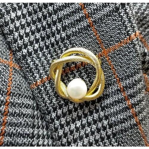 Retro hemp rope hollow Twist Design Pearl Brooch clothing Alloy Quality Buttons