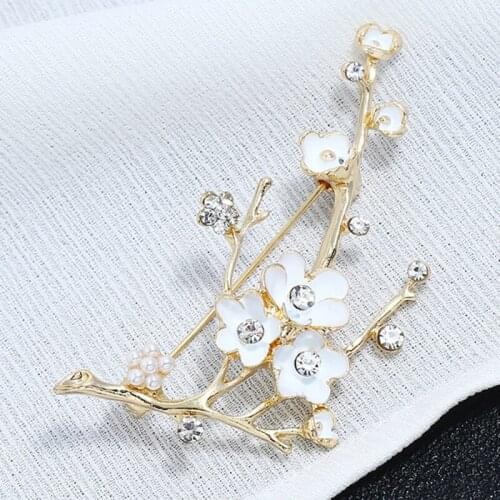 White Plum Blossom Flower Brooches For Women Weddings Party Casual Brooch Pins Gifts