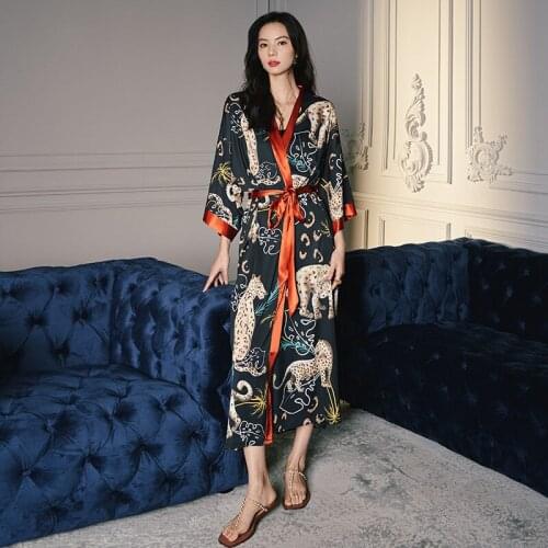 Print Dress Rayon Robe Womens Pajamas Sexy Bathrobe Dressing Gowns For Women Bride Bridesmaid Wedding Robes Sexy Sleepwear