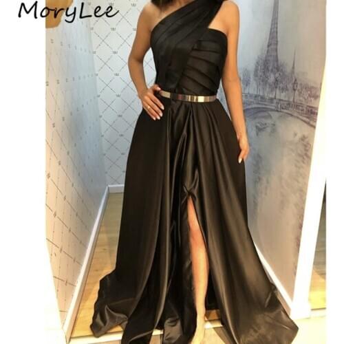 Black Evening Dresses One Shoulder Side Slit Floor Length Sweep Train Satin Evening Gowns With Sash vestidos de fiesta de noche