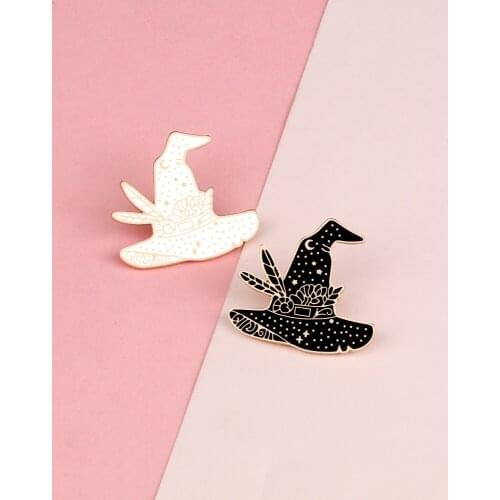 Black And White Witch Hat Enamel Pins Stars Magic Brooches Wizard Bag Clothes Lapel Pin Badge Dark Punk Jewelry Gift For Friends