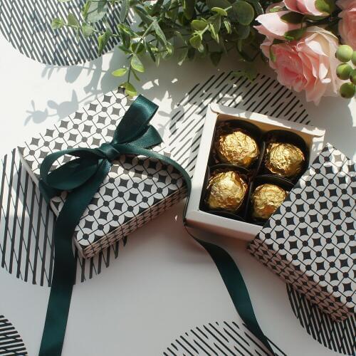 8.9*8.9*3.5CM Black White Round Design 10 Set Chocolate Paper Box Valentines Day Candy Candy Boxes DIY Handmade Use