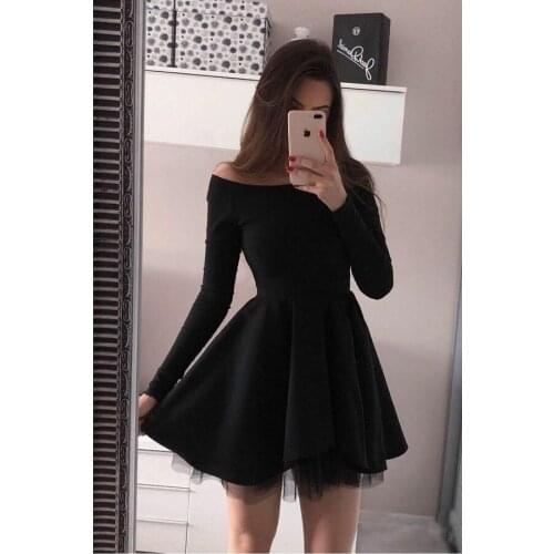 Vintage Short A-Line Boat Neck Black Homecoming Dresses Satin Knee Length Zipper Back Graduation Dresses for Juniors