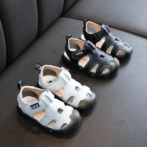 Classic Boys Sandals Kids Beach Shoes 2021 Summer Brand New Anti-kick Children Flat Sandals Soft Cut-outs Toes-covered Toddlers