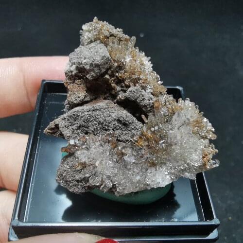 Natural high quality aluminum fluoride anhydrite crystal crystal healing energy stone decoration QUARTZ GEM delivery box