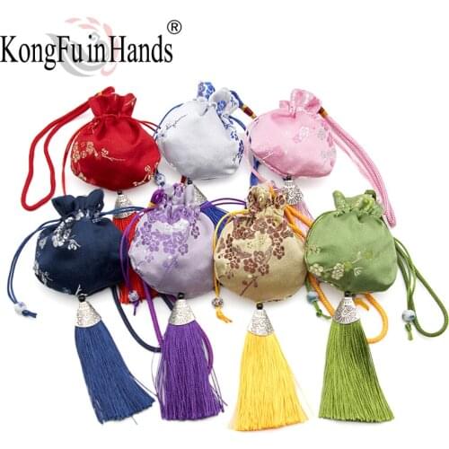 Chinese Style Sachet Empty Bag Fashion Retro Plum Blossom Pattern Car Pendant Bedroom Decoration Tassel Style Carry-on Sachets